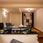 Vintage Vibrant Space !