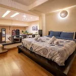 Vintage Vibrant Space !