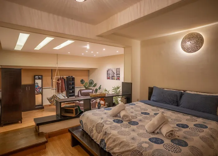 Vintage Vibrant Space !