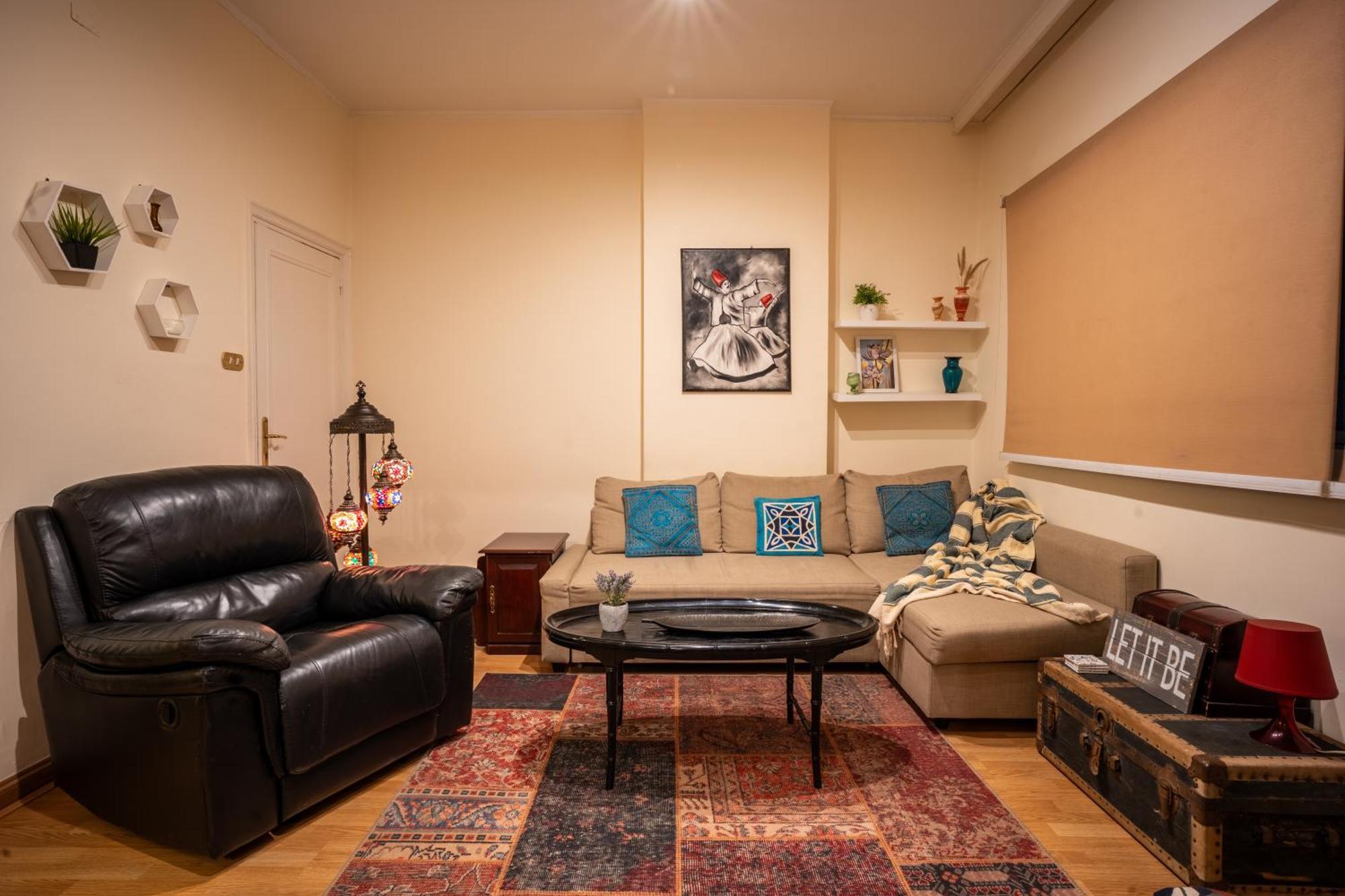 Apartment Vintage Vibrant Space ! *