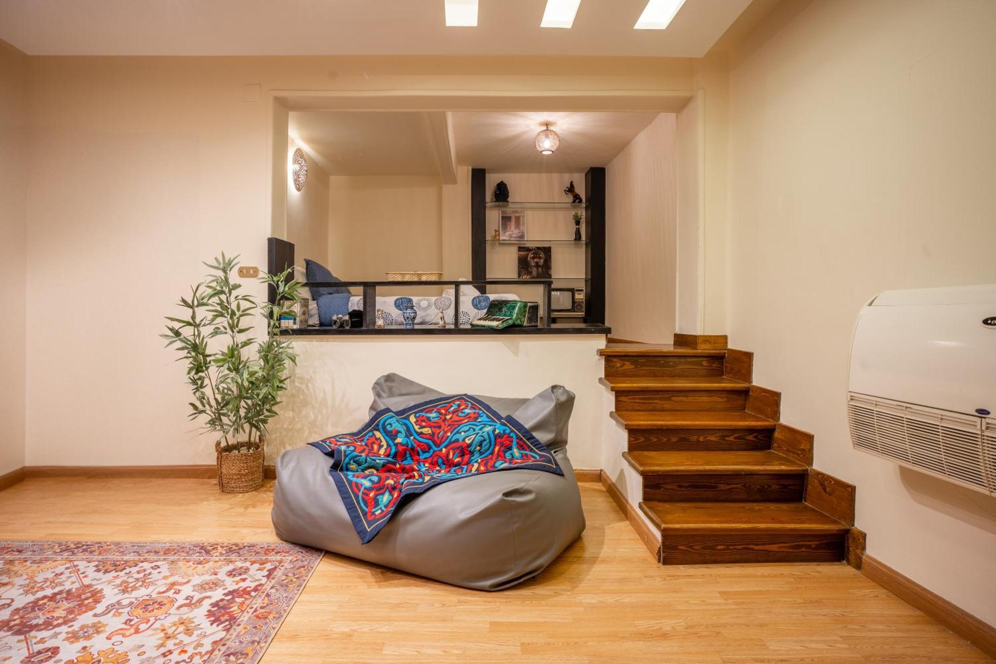 Vintage Vibrant Space ! Cairo